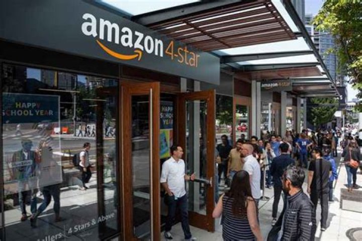 6 Popular Retail Chains That Have Closed Dozens of Locations in 2022