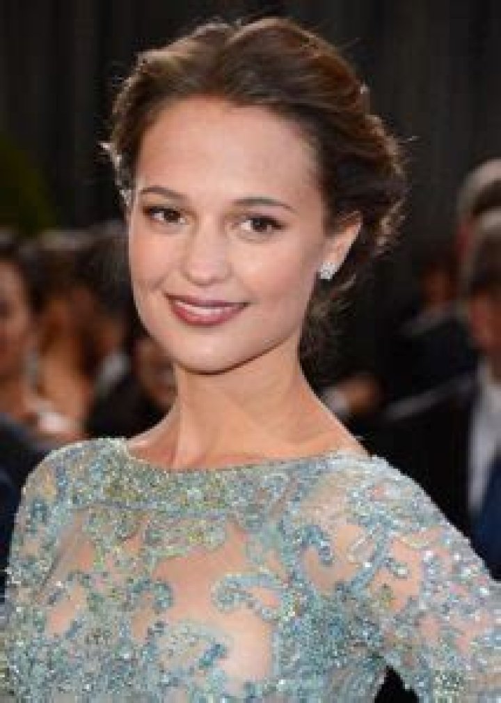 Alicia Vikander Height, Weight, Age, Spouse, Family, Facts, Biography