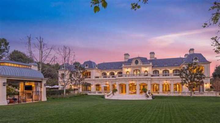 Brad Pitt And Angelina Jolie Are Headed Back To Court Over Their $164 Million French Chateau
