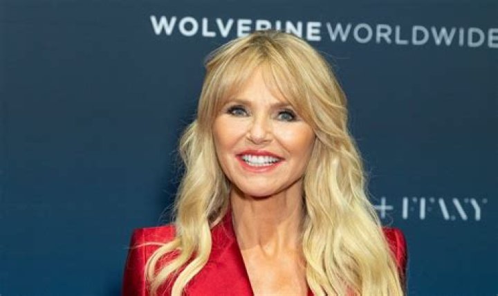Christie Brinkley Slams Age-Shamers After Posting Un-Filtered Selfie