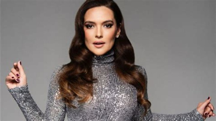 Demet Akalın Height, Weight, Age, Body Statistics