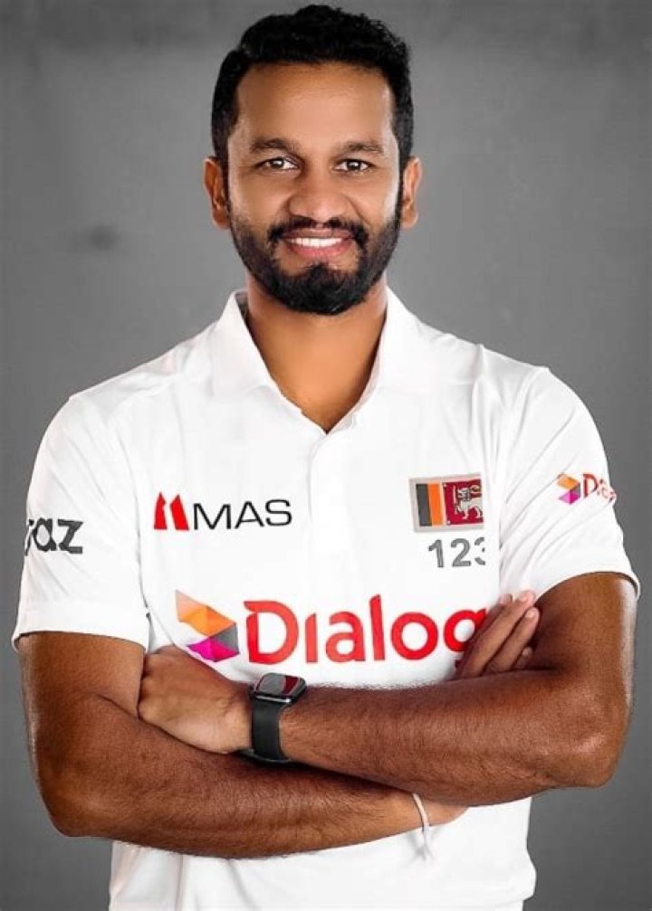 Dimuth Karunaratne Height, Weight, Age, Body Statistics
