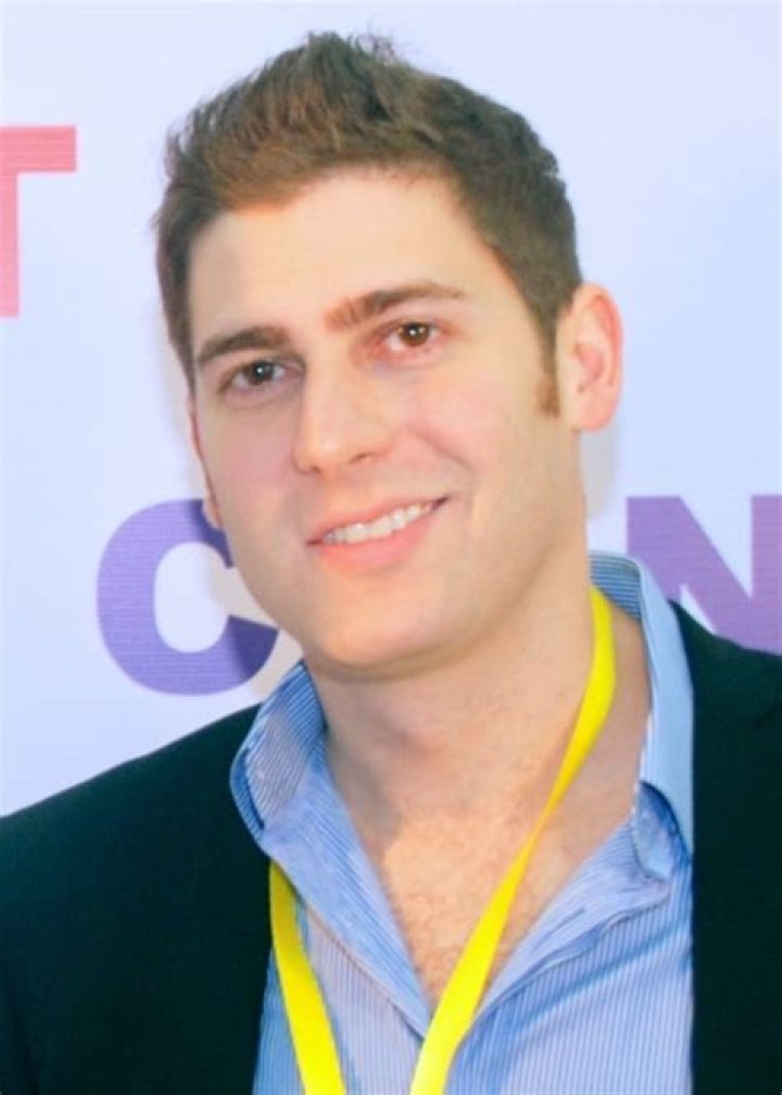 Eduardo Saverin Height, Weight, Age, Spouse, Net Worth