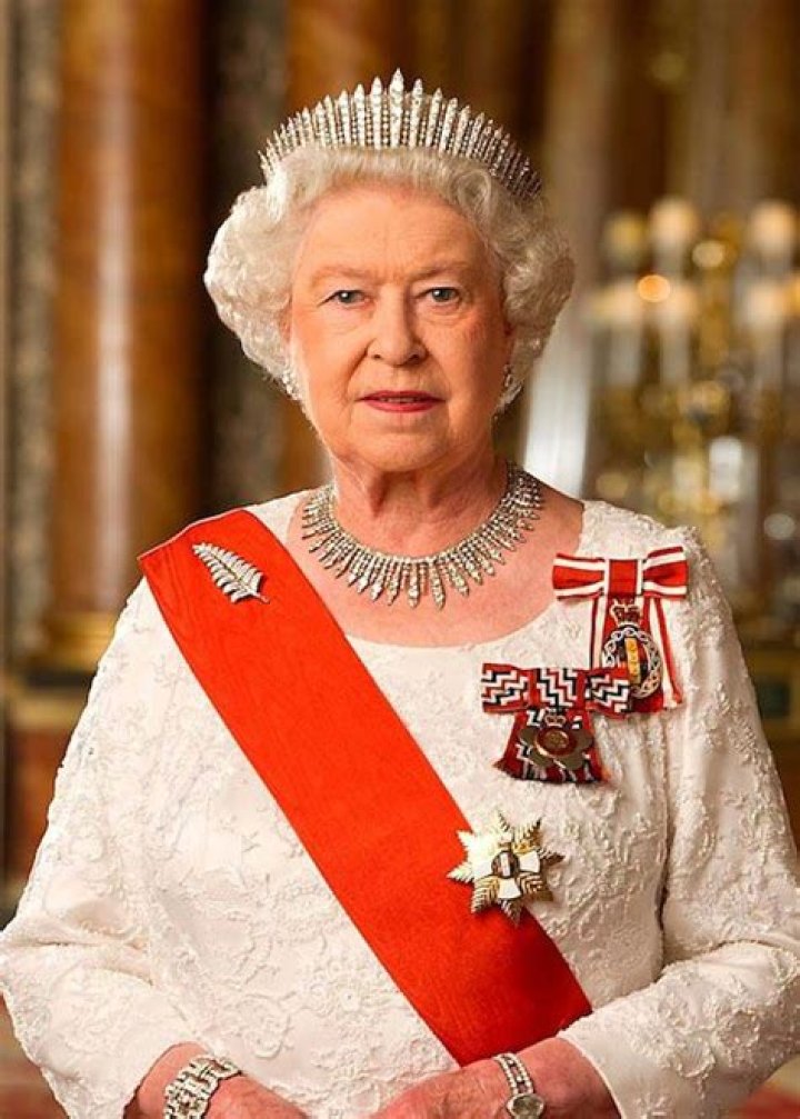 Elizabeth II Height, Weight, Age, Spouse, Children, Biography