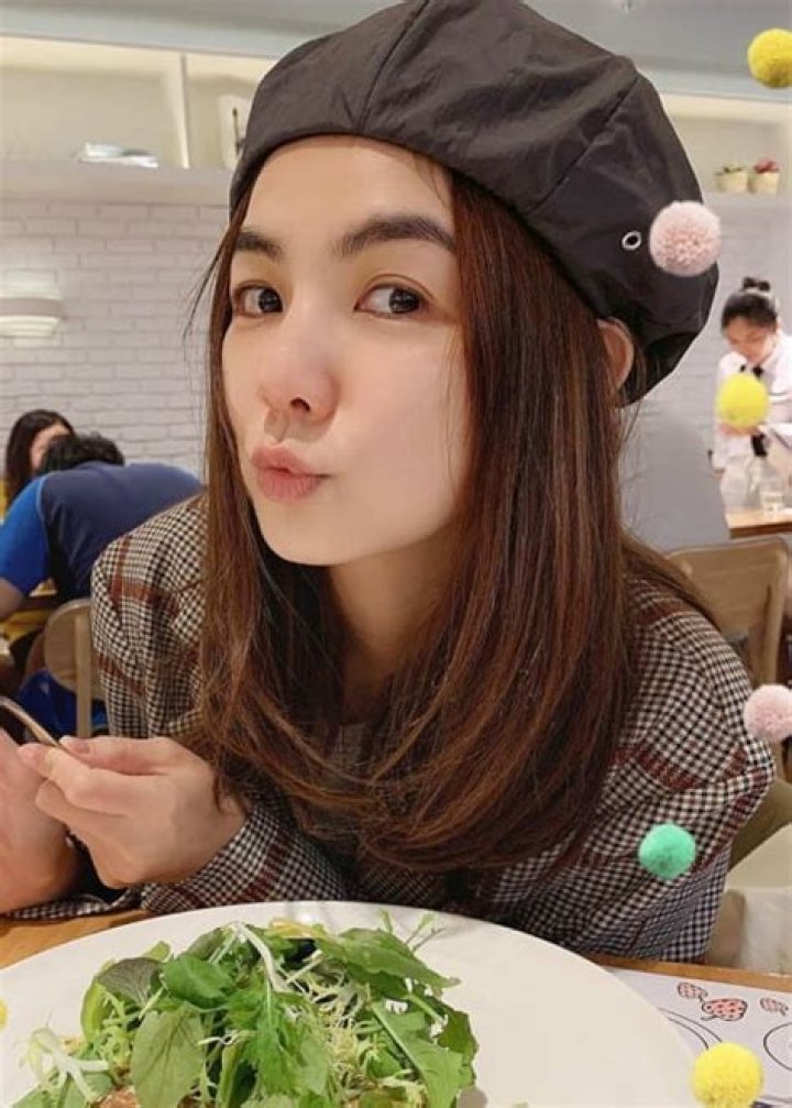 Ella Chen Height, Weight, Age, Body Statistics