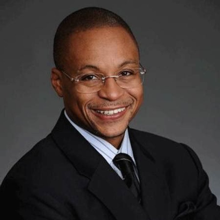 Gus Johnson Bio- net worth, salary, married, career, biography, relationship, children, nationality, affair, girlfriend , family