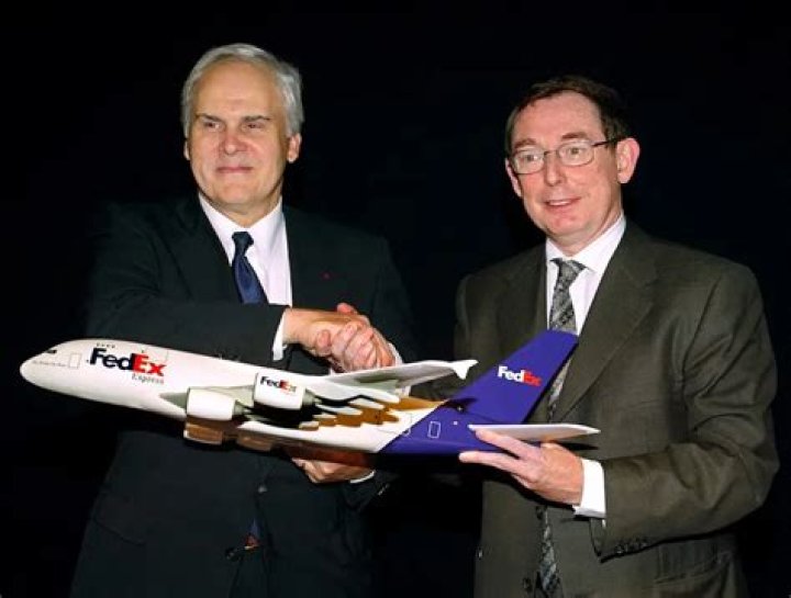 How The Founder Of FedEx Gambled His Last $5,000 In Vegas To Save The Company