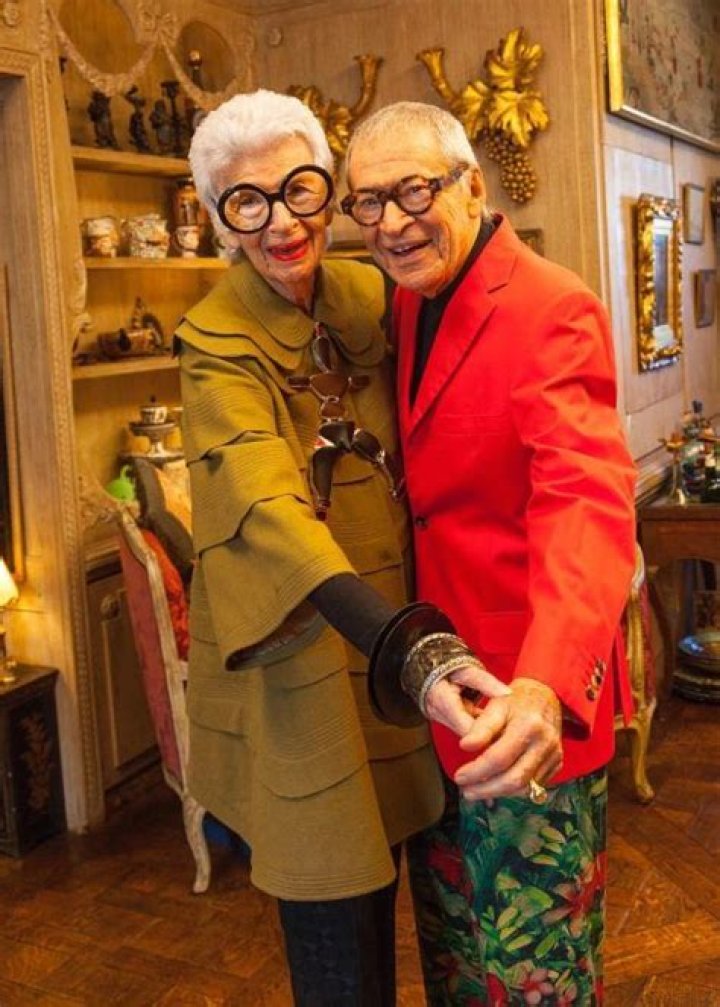 Iris Apfel Height, Weight, Age, Facts, Biography, Spouse