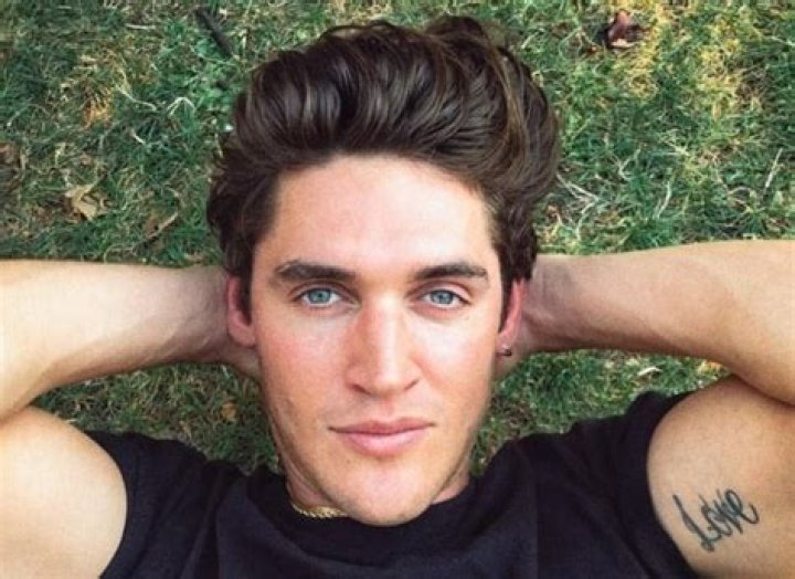 Isaac Carew Height, Weight, Age, Body Statistics