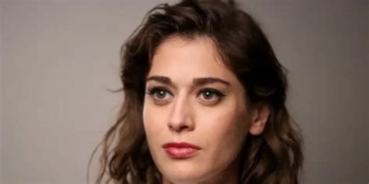 Lizzy Caplan Net Worth | Celebrity Net Worth
