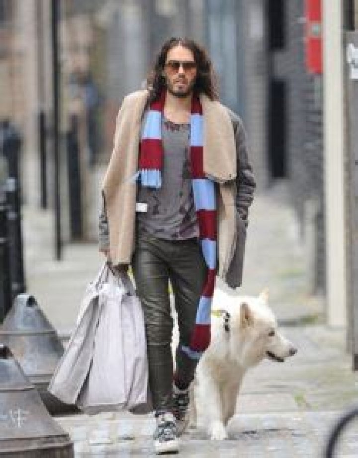 Russell Brand Height, Weight, Age, Girlfriend, Family, Facts, Biography