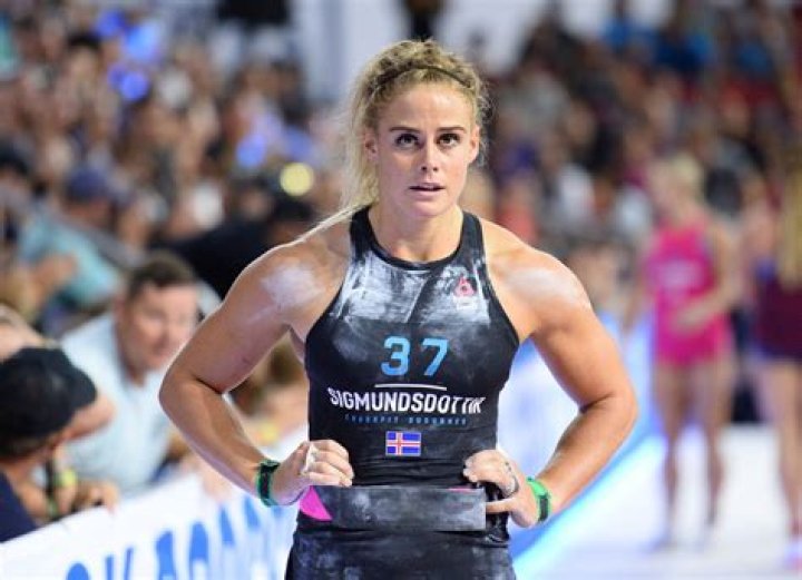 Sara Sigmundsdottir Salary and Net worth; Is she Married? (Boyfriend, Family, Earnings, Age, Bio)