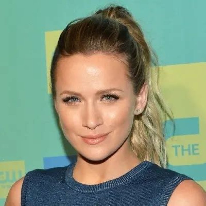 Shantel VanSanten Net Worth | Celebrity Net Worth