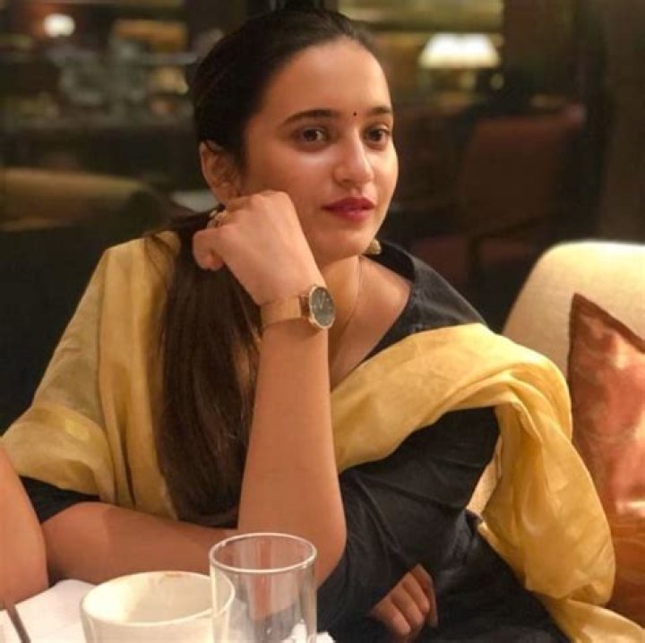 Shivani Surve Height, Weight, Age, Boyfriend, Family, Biography, Facts
