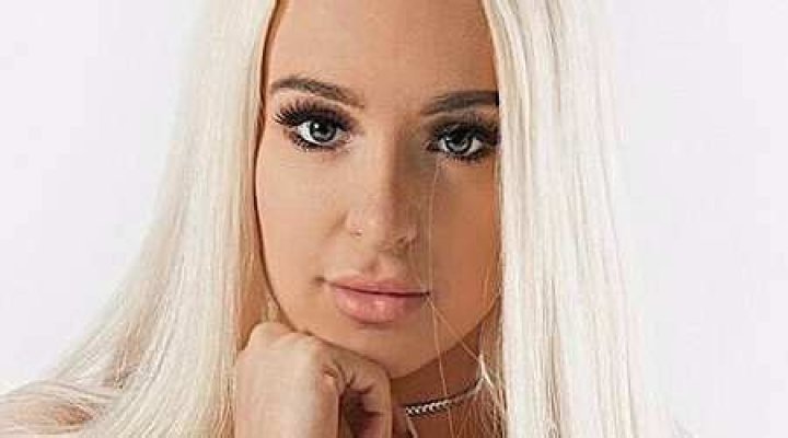 Tana Mongeau Height, Weight, Age, Boyfriend, Family, Facts, Biography