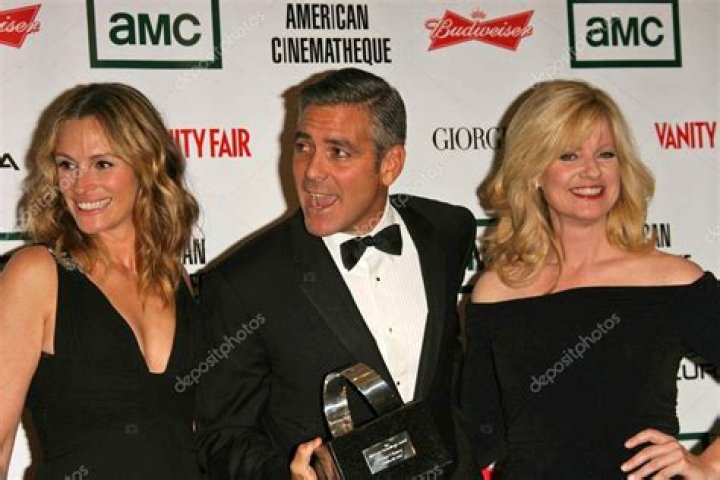 Who is Bonnie Hunt Dating Now