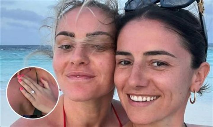 Who is Danielle Van de Donk Dating Now