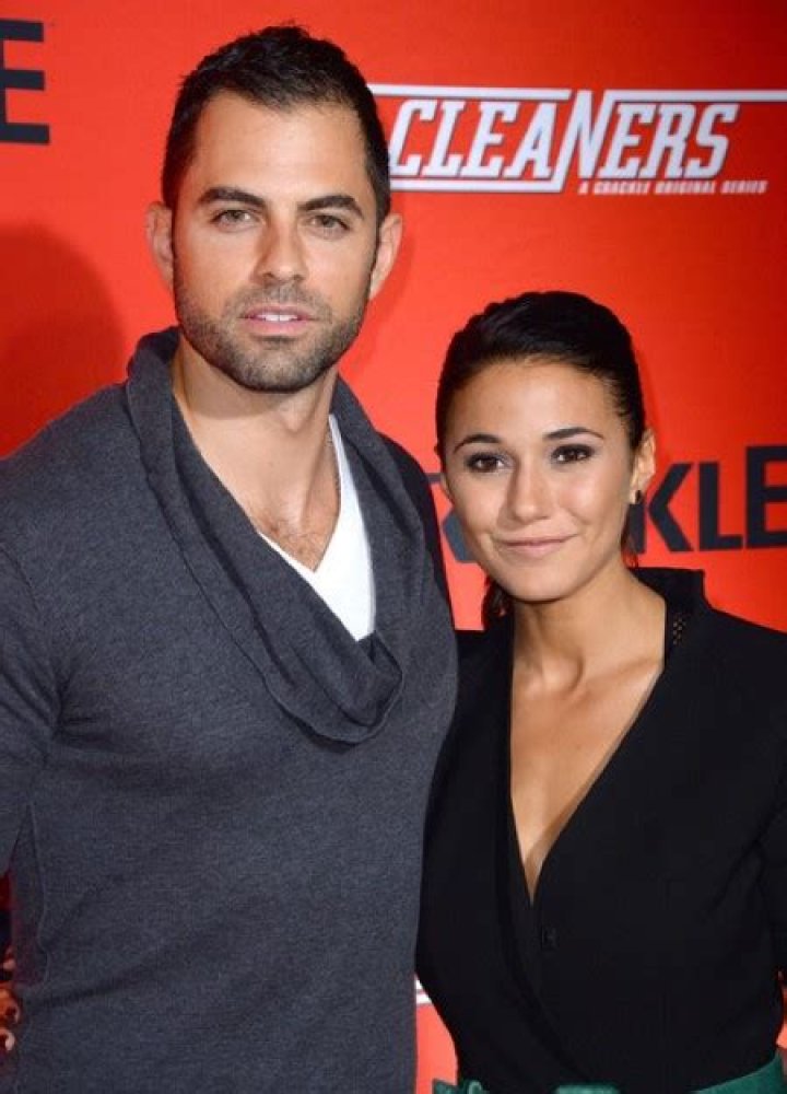 Who is Emmanuelle Chriqui Dating Now
