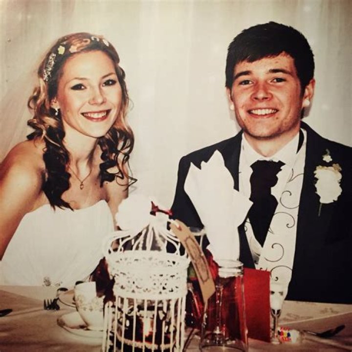 Who is Gemma dantdm Dating Now?