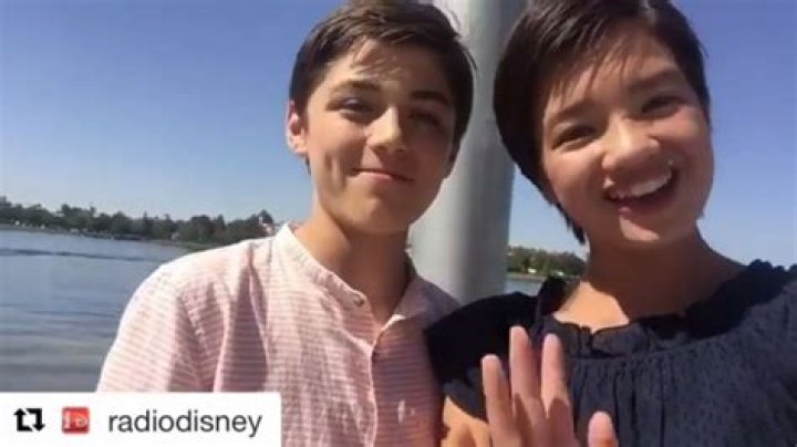 Who is Peyton Elizabeth Lee Dating Now