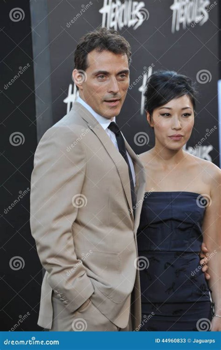 Who is Rufus Sewell Dating Now