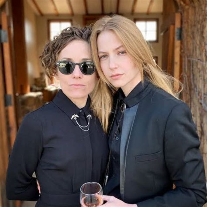 Who is Stevie Wynne Levine Dating Now
