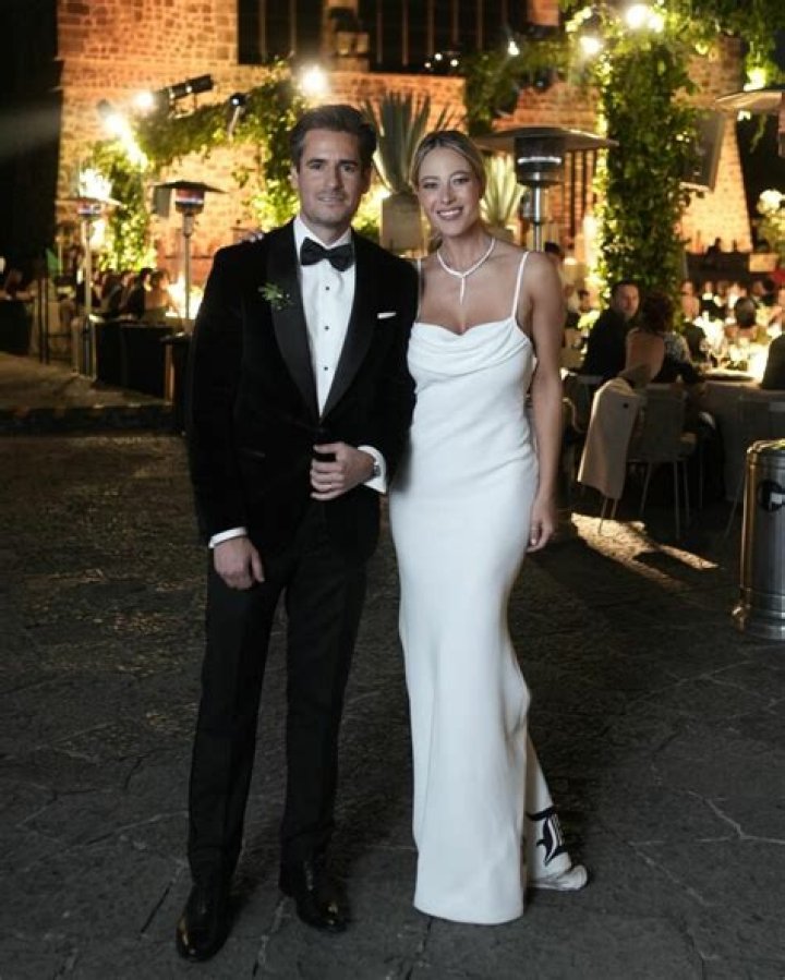 Who is Vanessa Huppenkothen Dating Now?